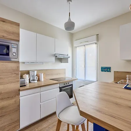 Landemer - A 700 M De La *