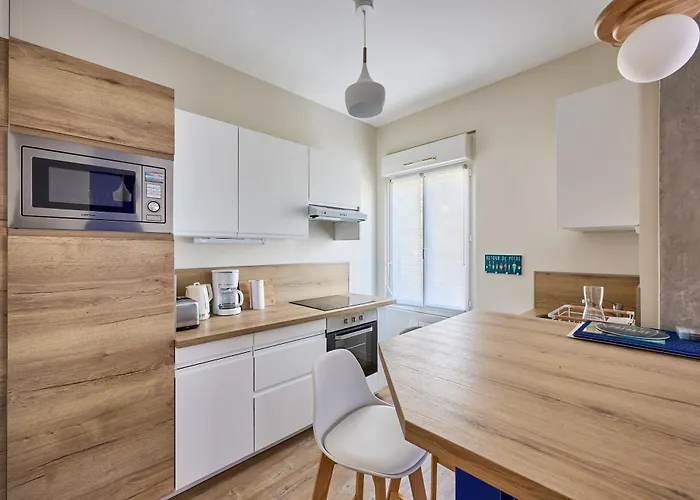 Landemer - A 700 M De La *